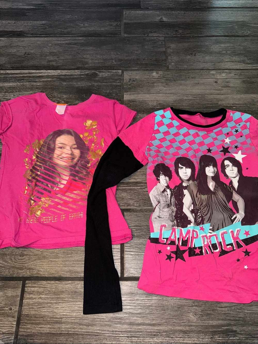 Girls' Pink Camp Rock with Black Sleeve ICARLY shirt lot x2